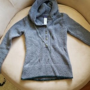 Hooded Patagonia pullover